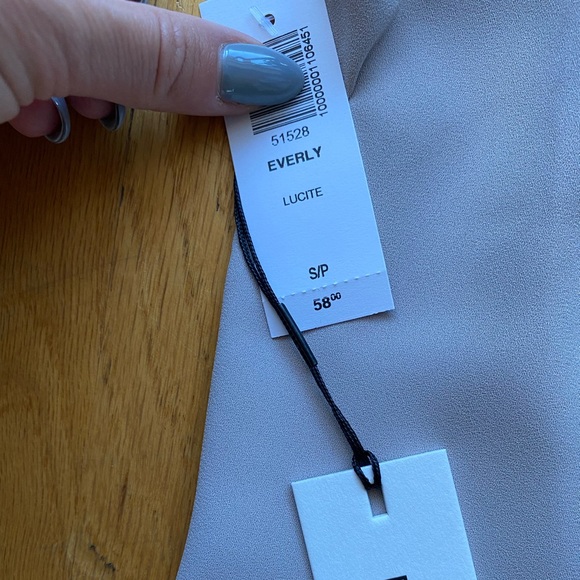 NWT Babaton from Aritzia Everly Tank - Picture 3 of 3